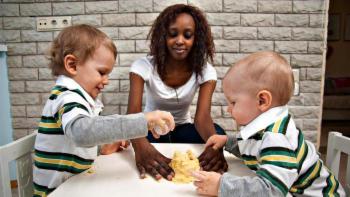 Babysitter, aiuto compiti, faccende domestiche - Foto 2