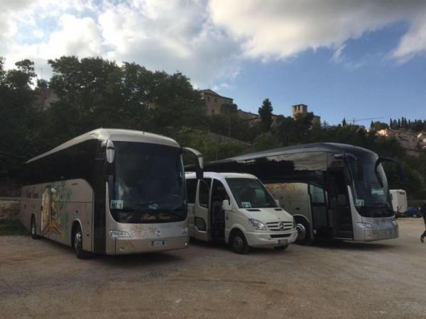 Ratti Tours S.r.l. Noleggio Autobus  - Foto 1