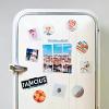 Trucchi per mantenere il tuo frigo organizzato e pulito