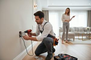 ingaggiare un elettricista per le prese: Da €30