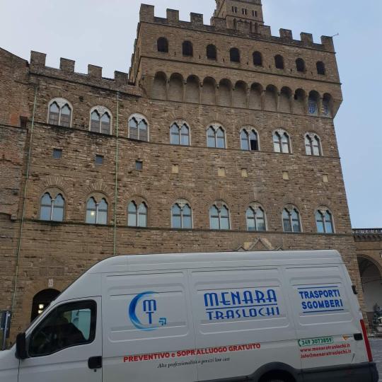 Menara traslochi - Foto 1