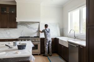 installare backsplash di marmo: Da €400