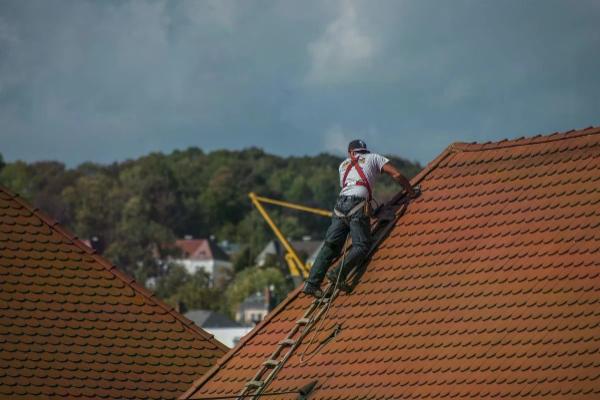 Lista delle domande da porre quando si assume un costruttore di tetti