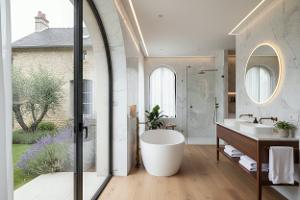 costruire un nuovo bagno: Da €2,500