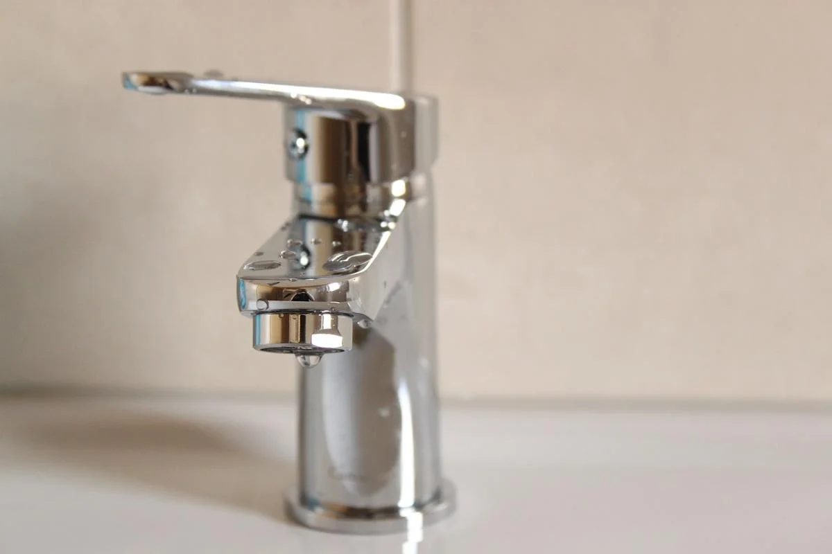 Scaldabagno elettrico acqua sporca calda maleodorante