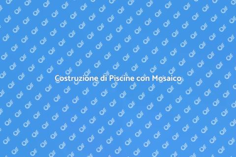 Piscina con Rivestimento in Mosaico