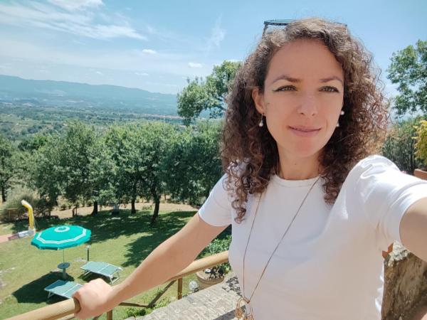 Adelina X. - Foto 1