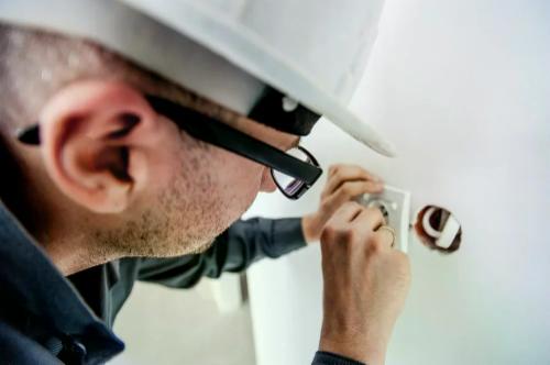 Come assumere un elettricista per la tua casa