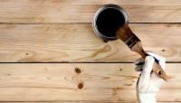 Scopri come riverniciare i mobili e gli infissi in legno!
