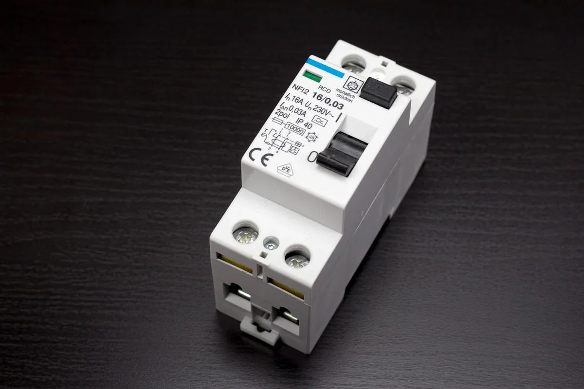 Interruttore quadro elettrico cablaggio 