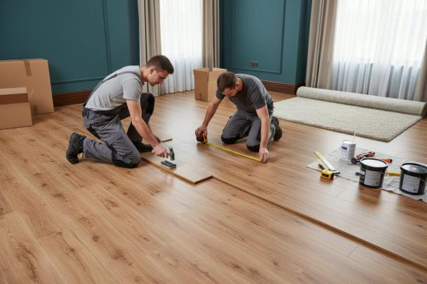 Posare pavimenti in vinile o linoleum