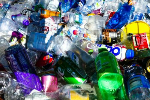 Plastica: 10 modi per riutilizzarla a casa