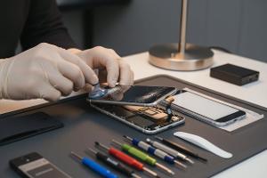 sostituire lo schermo iPhone: Da €40