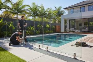 installare la recinzione in vetro per piscina: Da €150