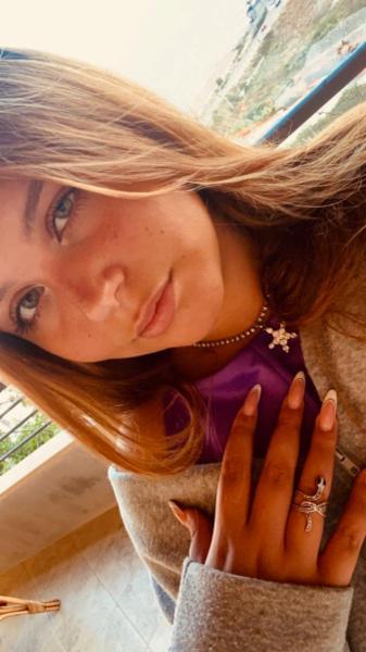 Victoria B. - Foto 1