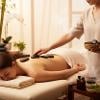 Come Trovare un Massaggiatore Specializzato in Massaggi con Pietre Calde