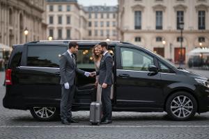 noleggiare un minivan con conducente: Da €56