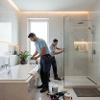 Trovare idraulici per la riparazione di docce e vasche da bagno.