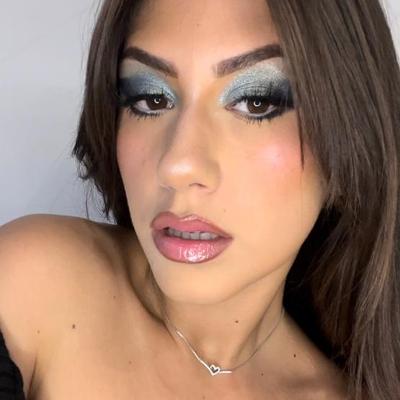 Make-up artist
