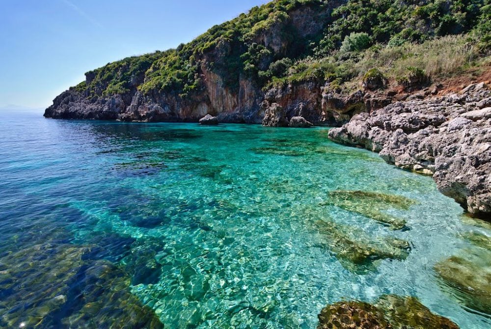 Mare: lidi isolati e non affollati in Campania