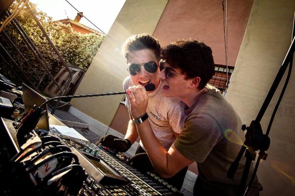 Ten Bit Twins - Foto 5
