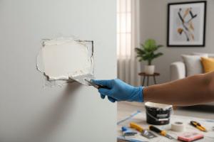riparare un muro in cartongesso: Da €40