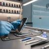 Come Trovare un Centro di Riparazione per lo Schermo di un iPhone
