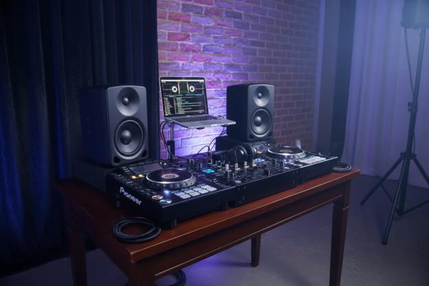 Servizi di dj per feste ed eventi
