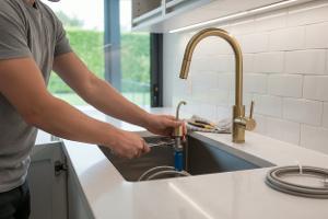 installare il rubinetto della cucina: Da €50