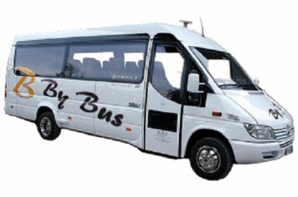 By Bus  - Foto 2