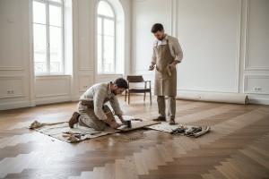 riparare i pavimenti: Da €85