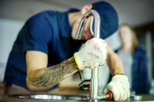 Rubinetto da cucina: guida a come comprarne uno nuovo