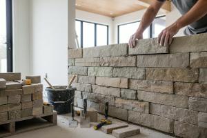 un rivestimento in pietra per interno: Da €50