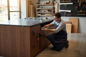 aggiustare un piano di lavoro: Da €46