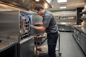 riparare macchina per il ghiaccio: Da €100